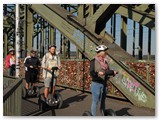 In Köln ist Sonntags immer was los - Segway-Tour an der Hohenzollernbrücke.